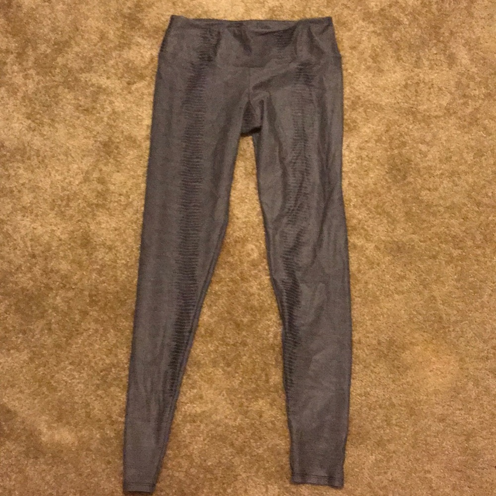 Onzie long legging size small snakeskin print